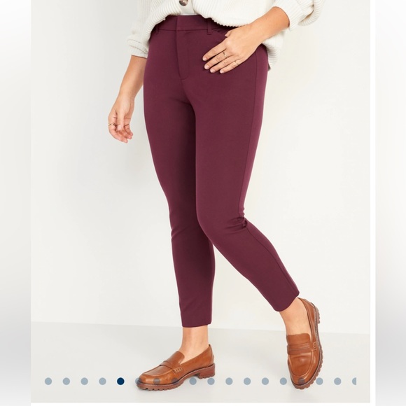 Old Navy pixie cut stretchy pants maroon in color. Size 4 tall - Picture 7 of 9